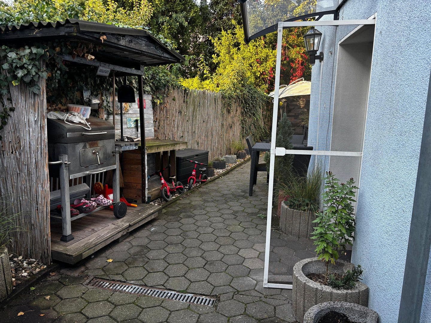 Prenájom bytu 3-izbový 93 m², Moerserstr.298, Duisburg, Severné Porýnie - Westfálsko Prenájom bytu 3-izbový 93 m², Moerserstr.298, Duisburg, Severné Porýnie - Westfálsko