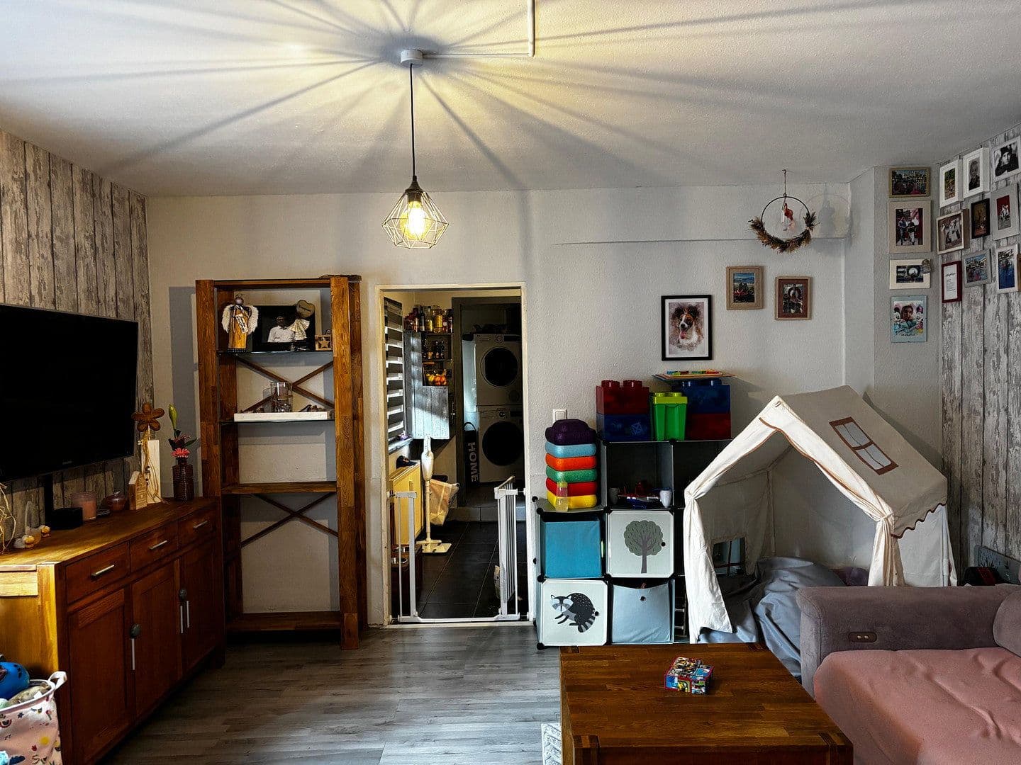Prenájom bytu 3-izbový 93 m², Moerserstr.298, Duisburg, Severné Porýnie - Westfálsko Prenájom bytu 3-izbový 93 m², Moerserstr.298, Duisburg, Severné Porýnie - Westfálsko