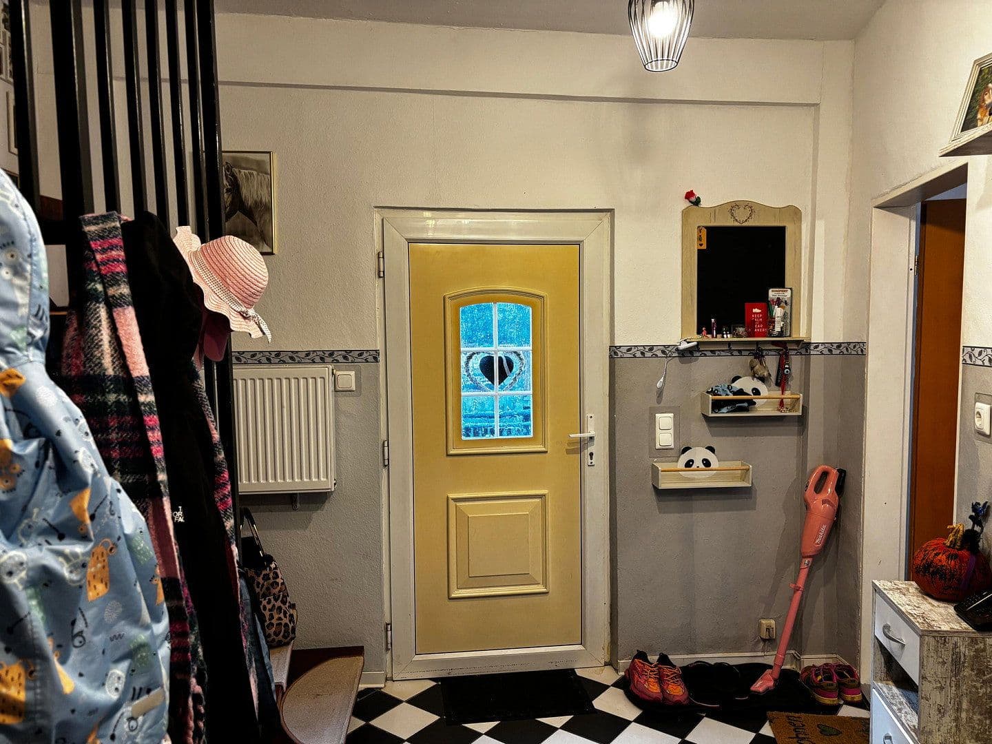 Prenájom bytu 3-izbový 93 m², Moerserstr.298, Duisburg, Severné Porýnie - Westfálsko Prenájom bytu 3-izbový 93 m², Moerserstr.298, Duisburg, Severné Porýnie - Westfálsko