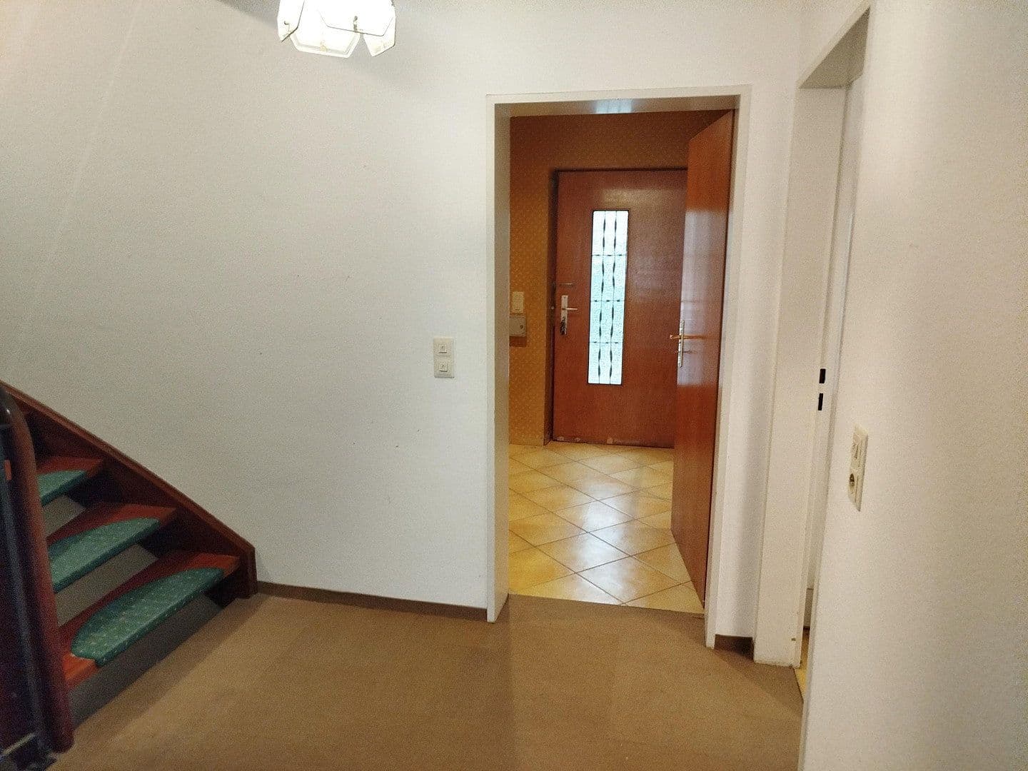 Predaj domu 150 m², pozemok 345 m², Bäumlstraße 73, Puchheim-Bahnhof, Bavorsko Predaj domu 150 m², pozemok 345 m², Bäumlstraße 73, Puchheim-Bahnhof, Bavorsko