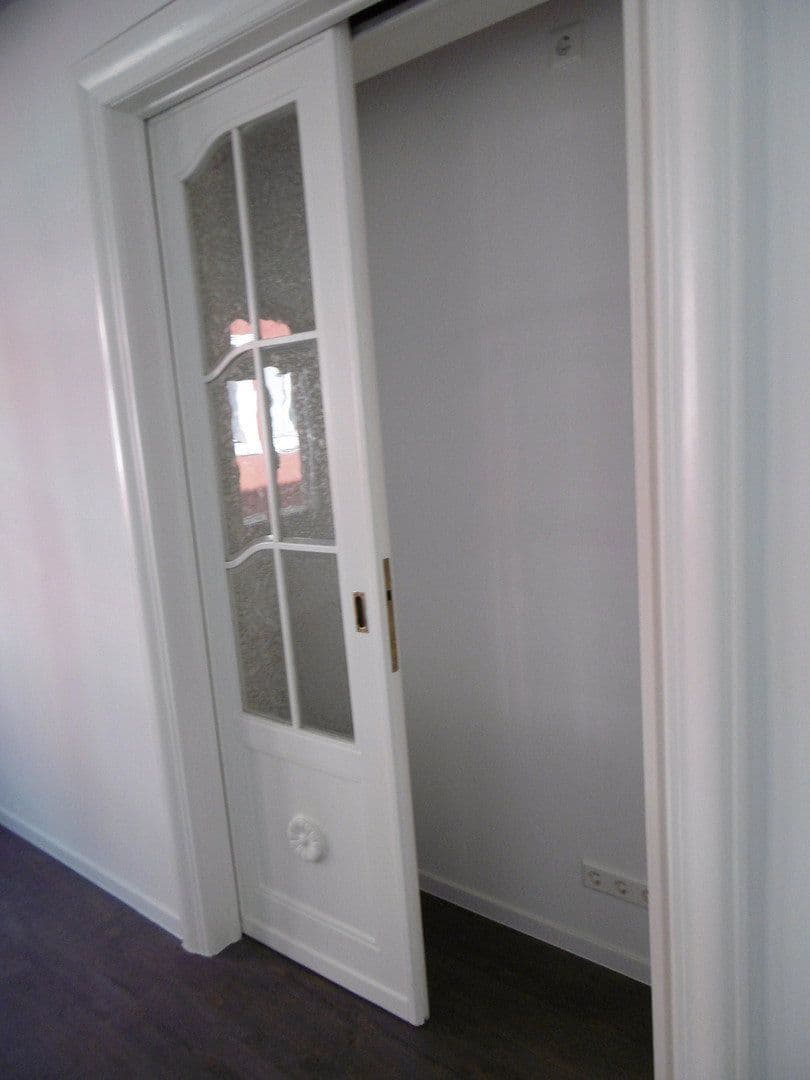 Prenájom bytu 2-izbový 95 m², Innere Plauensche Str.21, Zwickau, Sasko Prenájom bytu 2-izbový 95 m², Innere Plauensche Str.21, Zwickau, Sasko