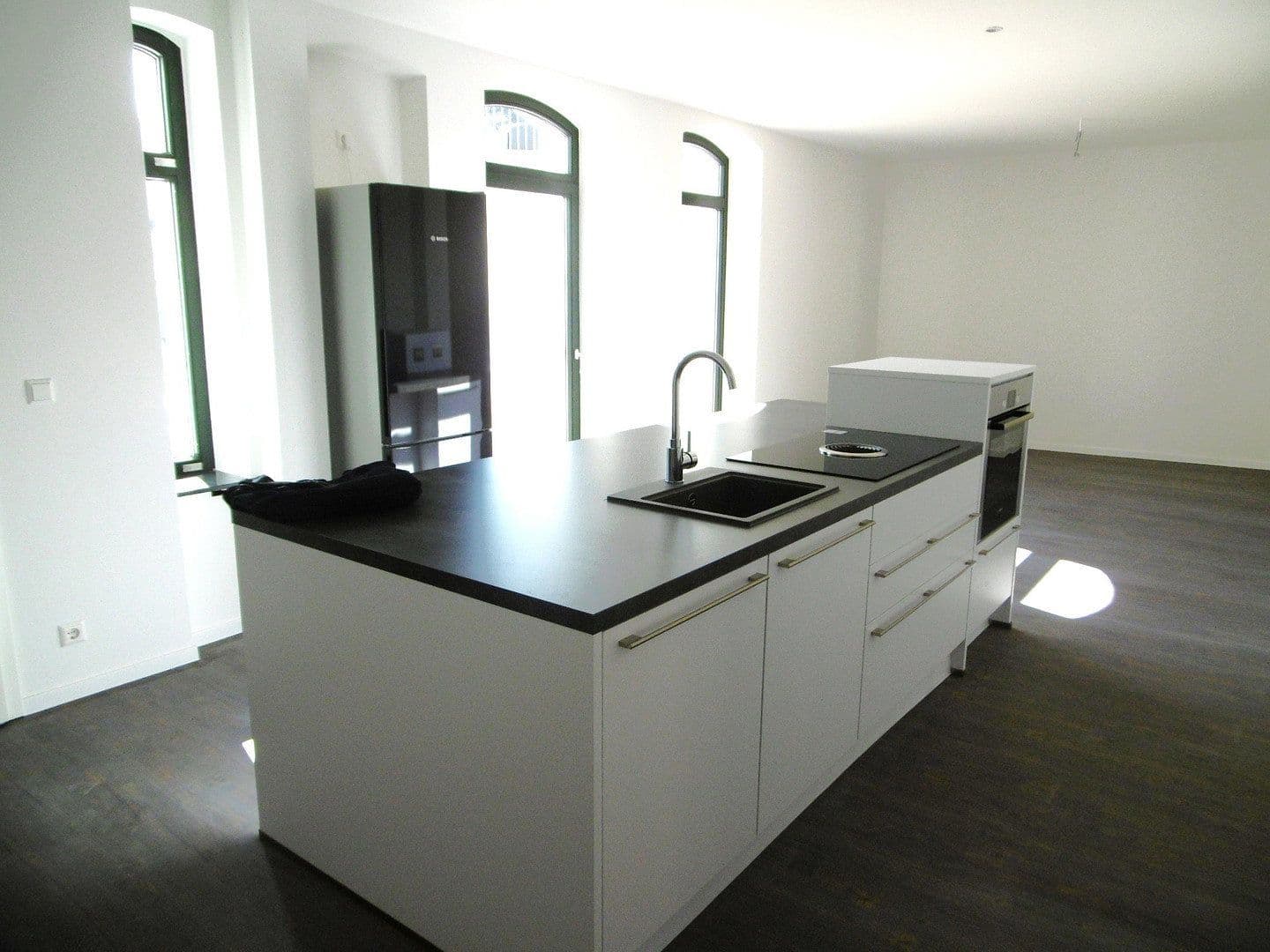 Prenájom bytu 2-izbový 95 m², Innere Plauensche Str.21, Zwickau, Sasko Prenájom bytu 2-izbový 95 m², Innere Plauensche Str.21, Zwickau, Sasko