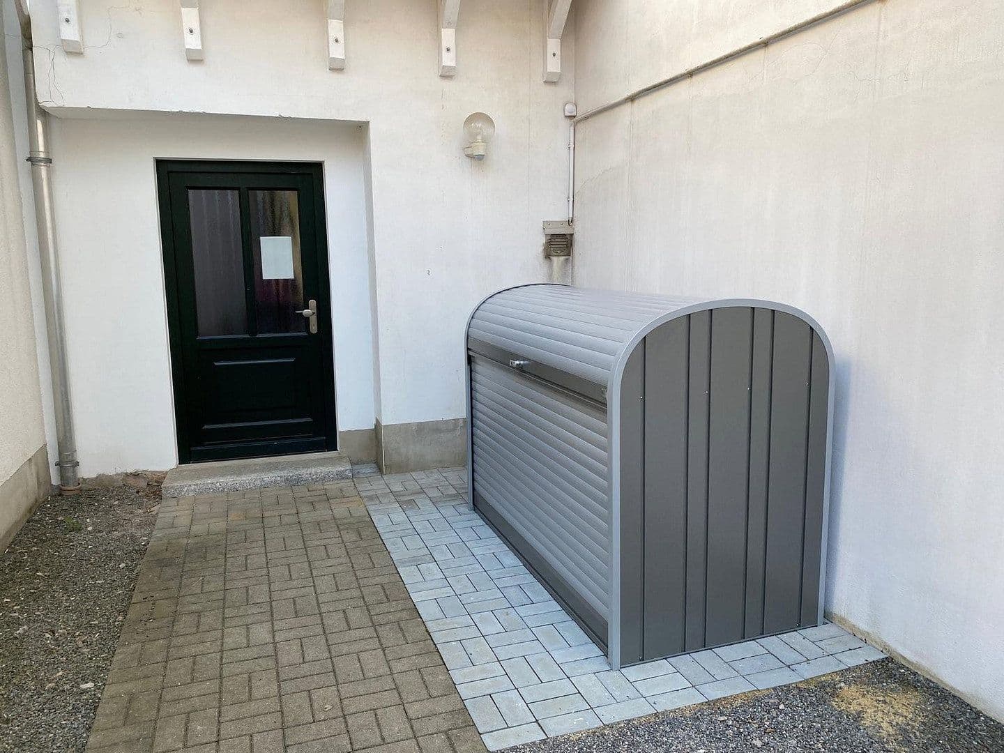 Prenájom bytu 2-izbový 95 m², Innere Plauensche Str.21, Zwickau, Sasko Prenájom bytu 2-izbový 95 m², Innere Plauensche Str.21, Zwickau, Sasko