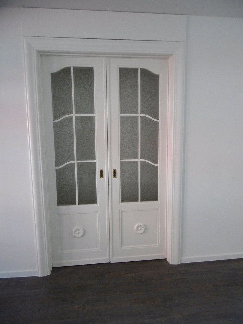 Prenájom bytu 2-izbový 95 m², Innere Plauensche Str.21, Zwickau, Sasko Prenájom bytu 2-izbový 95 m², Innere Plauensche Str.21, Zwickau, Sasko