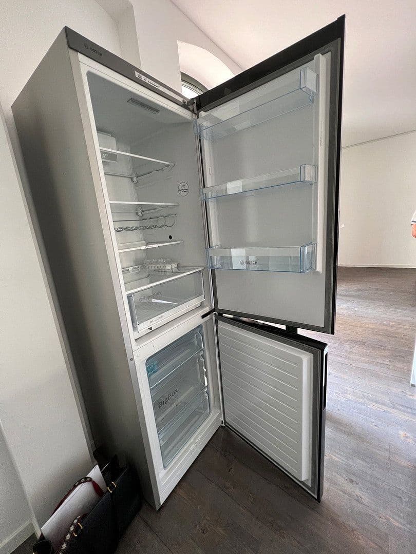 Prenájom bytu 2-izbový 95 m², Innere Plauensche Str.21, Zwickau, Sasko Prenájom bytu 2-izbový 95 m², Innere Plauensche Str.21, Zwickau, Sasko