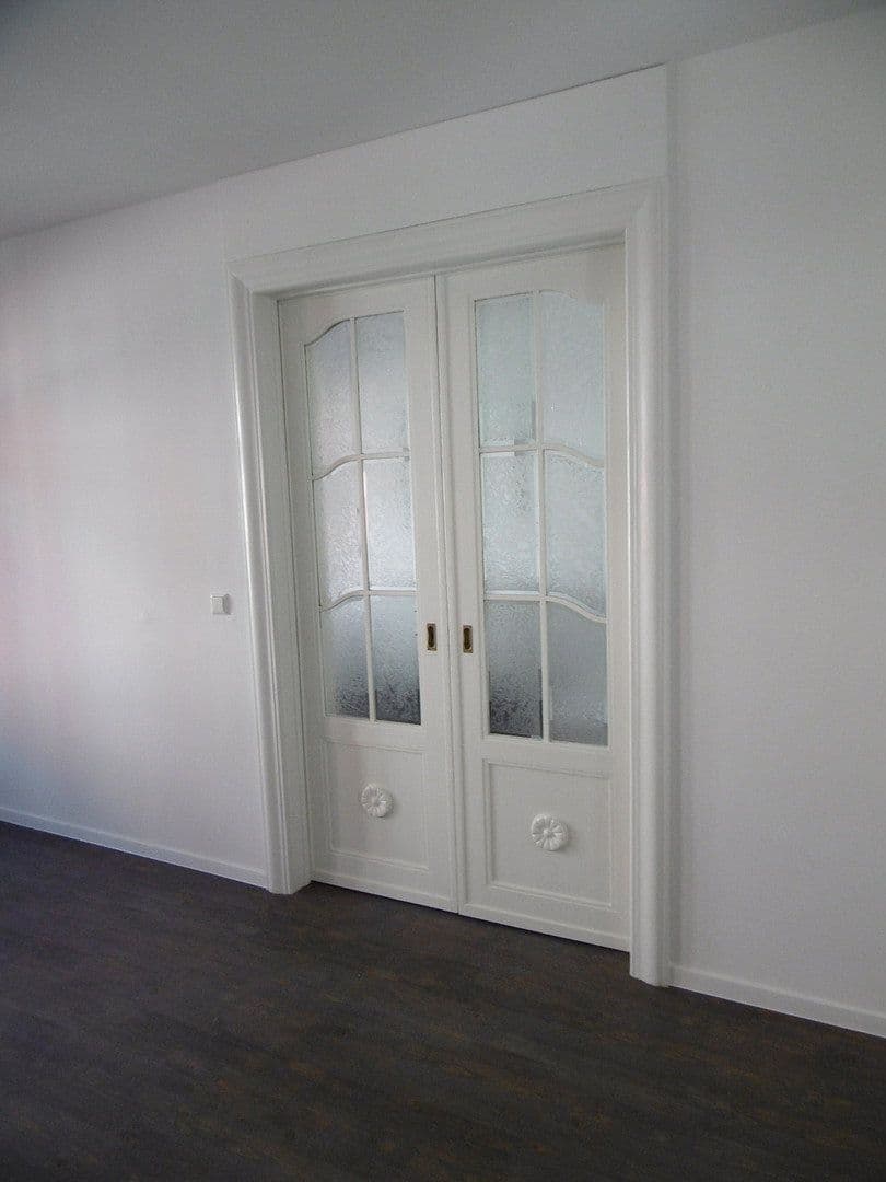 Prenájom bytu 2-izbový 95 m², Innere Plauensche Str.21, Zwickau, Sasko Prenájom bytu 2-izbový 95 m², Innere Plauensche Str.21, Zwickau, Sasko