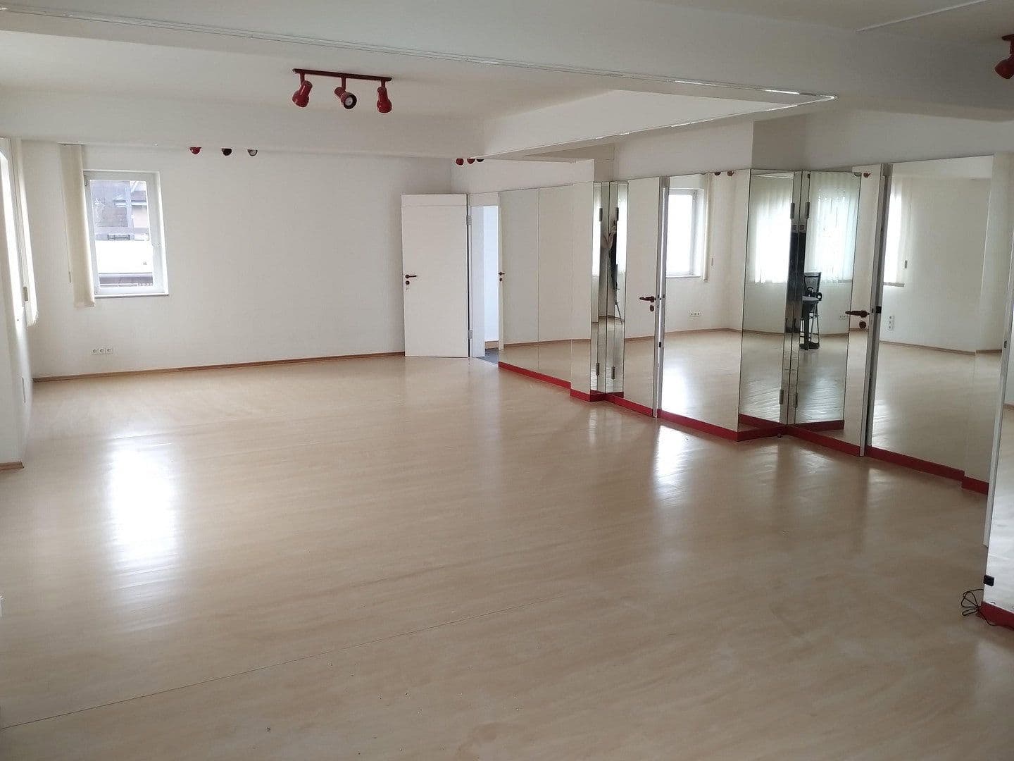 Prenájom bytu 2-izbový 79 m², Reutlingen, Bádensko-Wurttembersko Prenájom bytu 2-izbový 79 m², Reutlingen, Bádensko-Wurttembersko