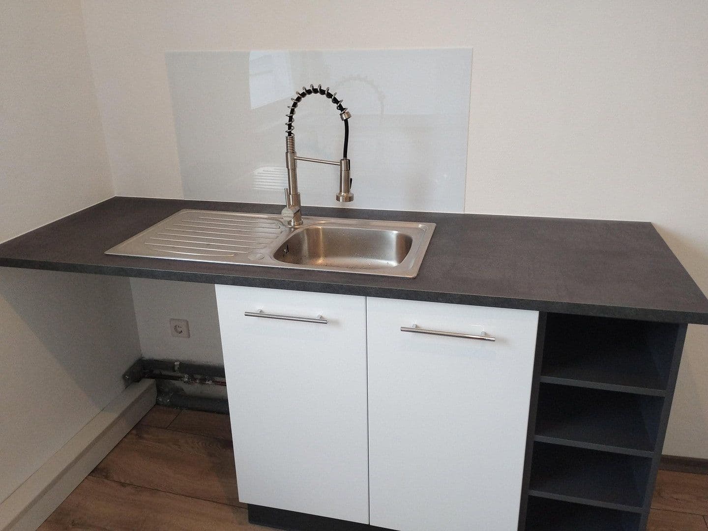 Prenájom bytu 2-izbový 79 m², Reutlingen, Bádensko-Wurttembersko Prenájom bytu 2-izbový 79 m², Reutlingen, Bádensko-Wurttembersko