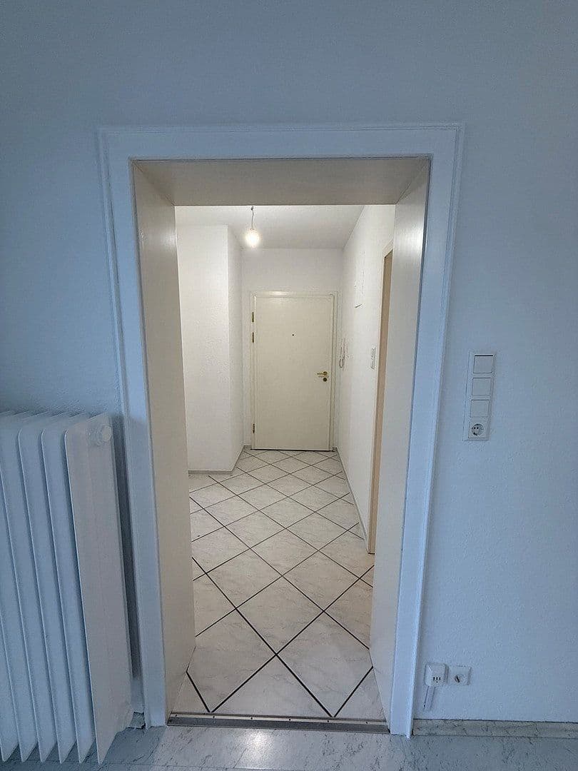 Prenájom bytu 1-izbový 40 m², Mannheim, Bádensko-Wurttembersko Prenájom bytu 1-izbový 40 m², Mannheim, Bádensko-Wurttembersko
