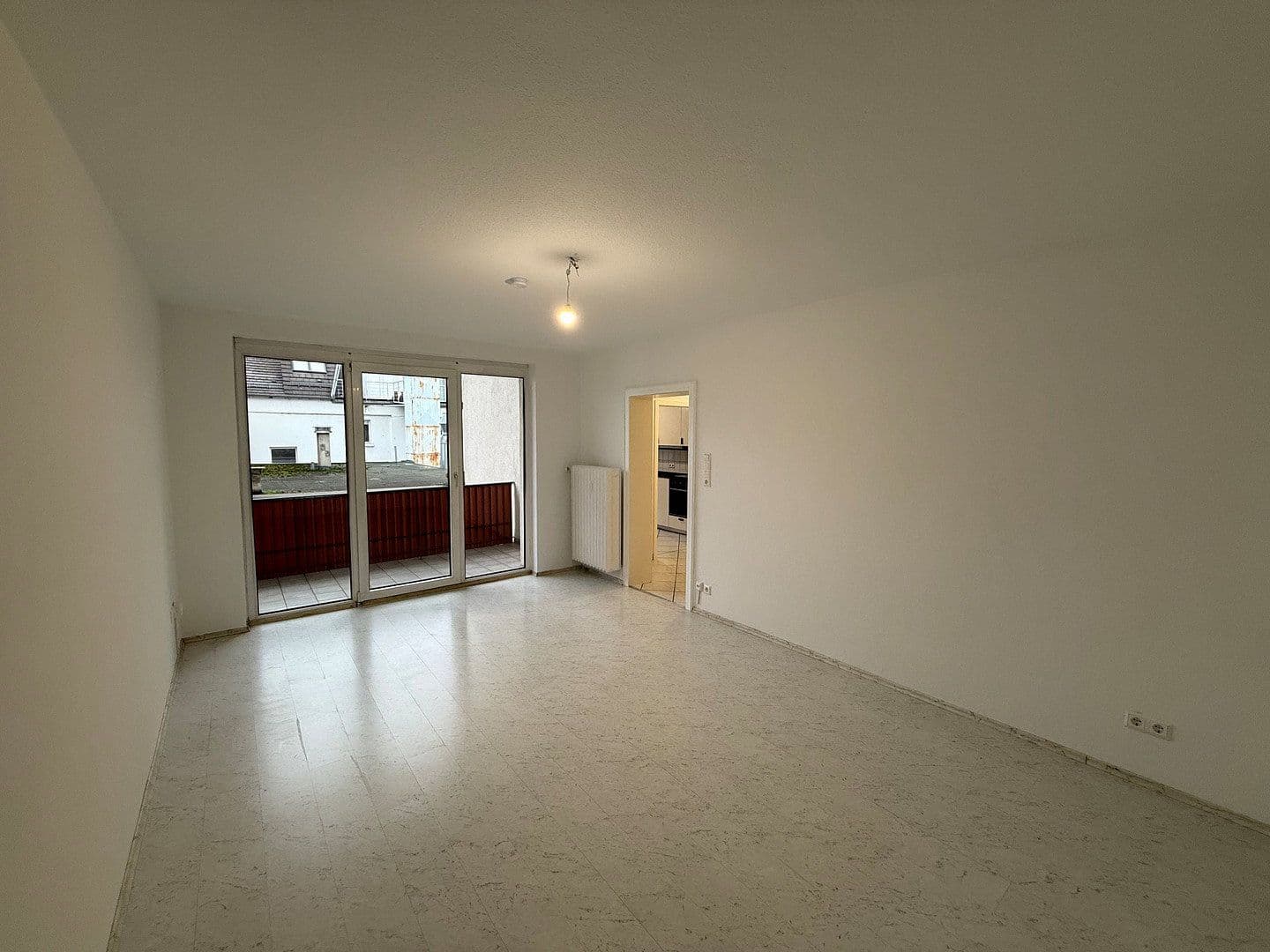 Prenájom bytu 1-izbový 40 m², Mannheim, Bádensko-Wurttembersko Prenájom bytu 1-izbový 40 m², Mannheim, Bádensko-Wurttembersko