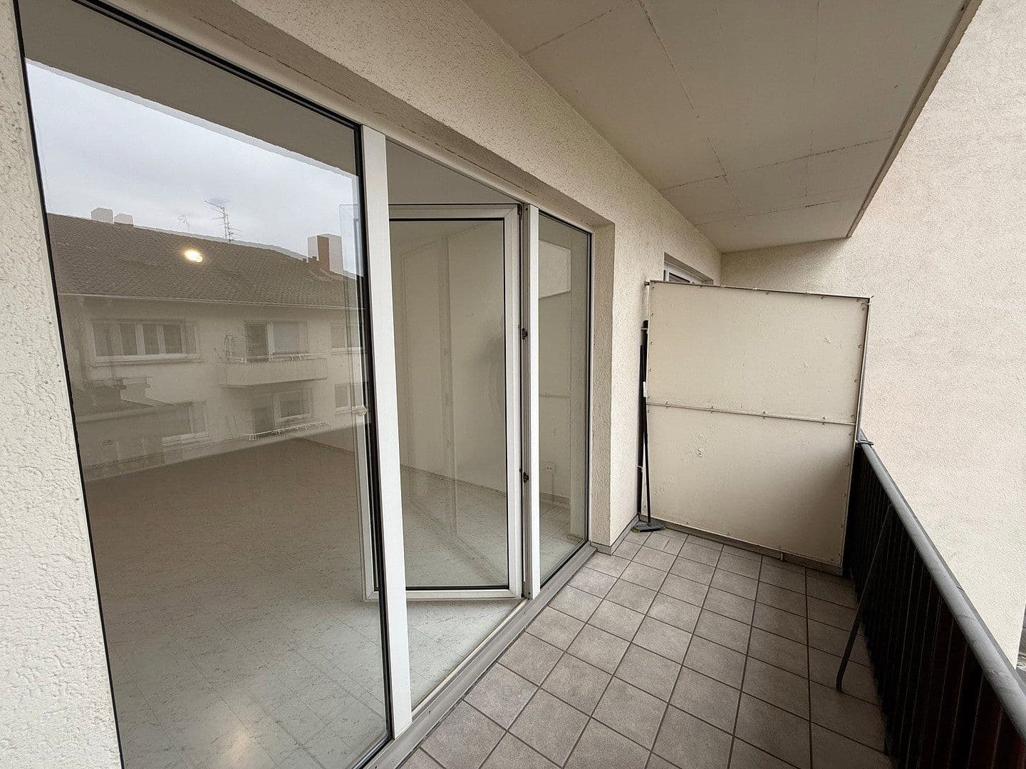 Prenájom bytu 1-izbový 40 m², Mannheim, Bádensko-Wurttembersko Prenájom bytu 1-izbový 40 m², Mannheim, Bádensko-Wurttembersko