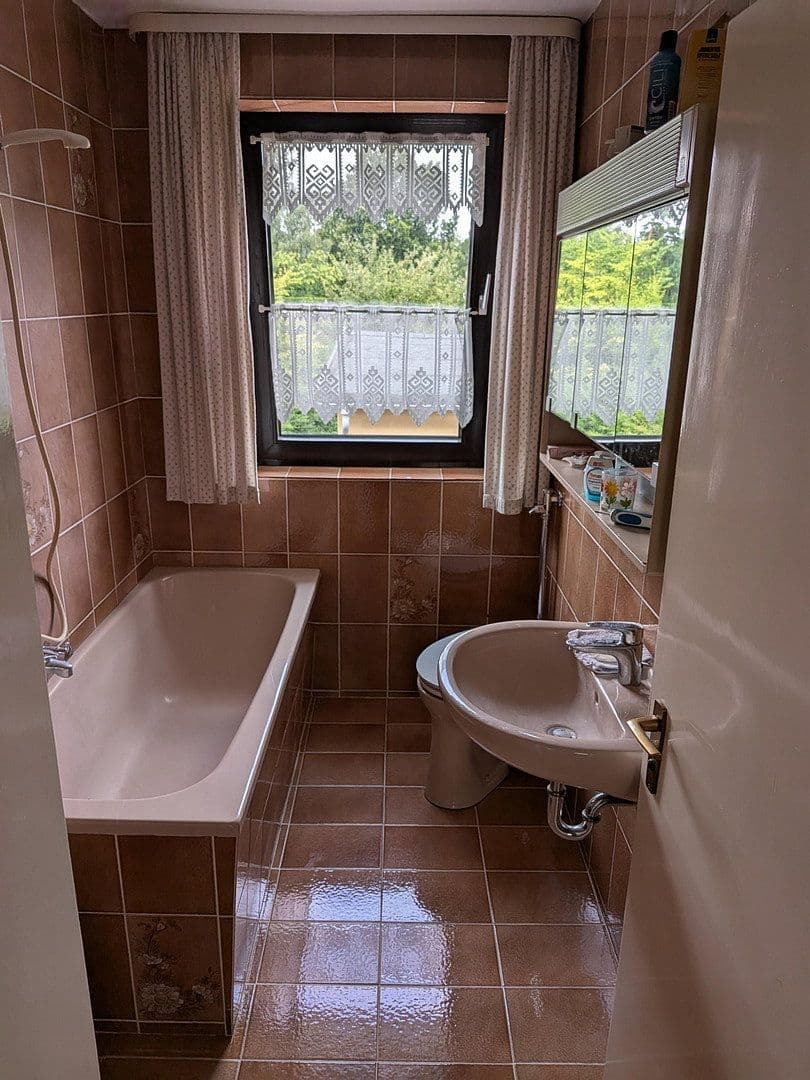 Predaj domu 146 m², pozemok 660 m², Egerer Straße 51, Waldsassen, Bavorsko Predaj domu 146 m², pozemok 660 m², Egerer Straße 51, Waldsassen, Bavorsko