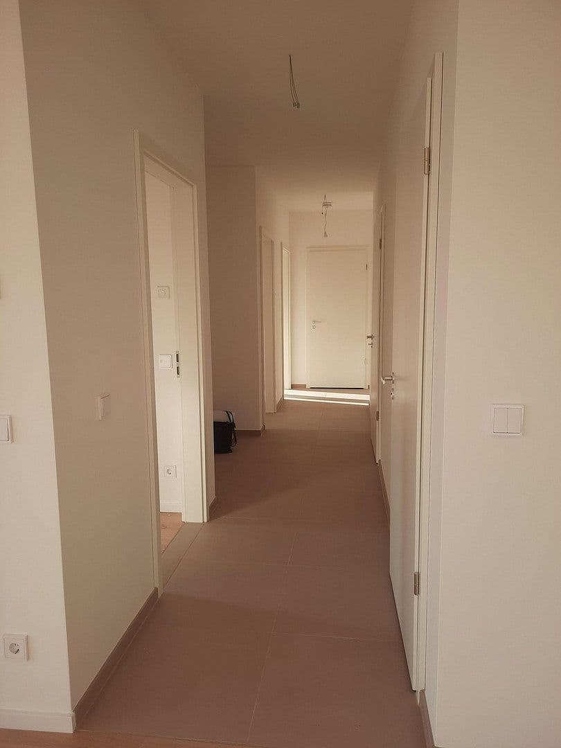 Prenájom bytu 4-izbový 102 m², Wendenschloßstr. 332b, Berlin, Berlín Prenájom bytu 4-izbový 102 m², Wendenschloßstr. 332b, Berlin, Berlín