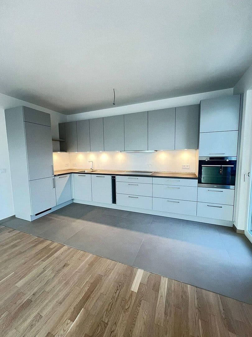 Prenájom bytu 4-izbový 102 m², Wendenschloßstr. 332b, Berlin, Berlín Prenájom bytu 4-izbový 102 m², Wendenschloßstr. 332b, Berlin, Berlín