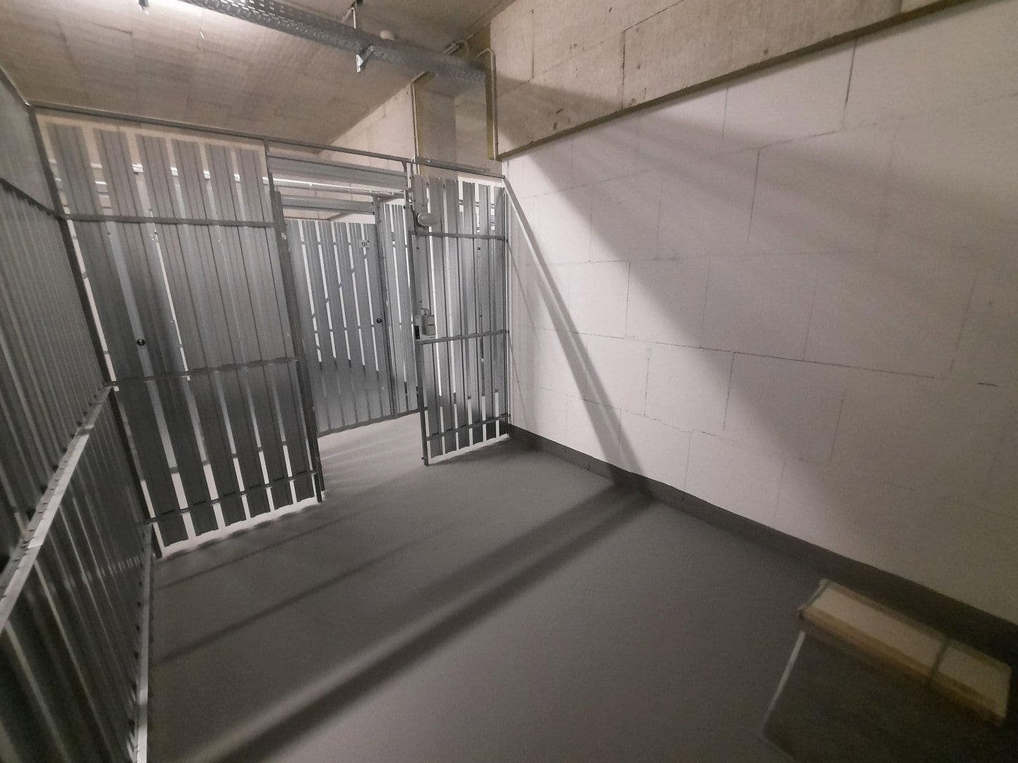 Prenájom bytu 4-izbový 102 m², Wendenschloßstr. 332b, Berlin, Berlín Prenájom bytu 4-izbový 102 m², Wendenschloßstr. 332b, Berlin, Berlín