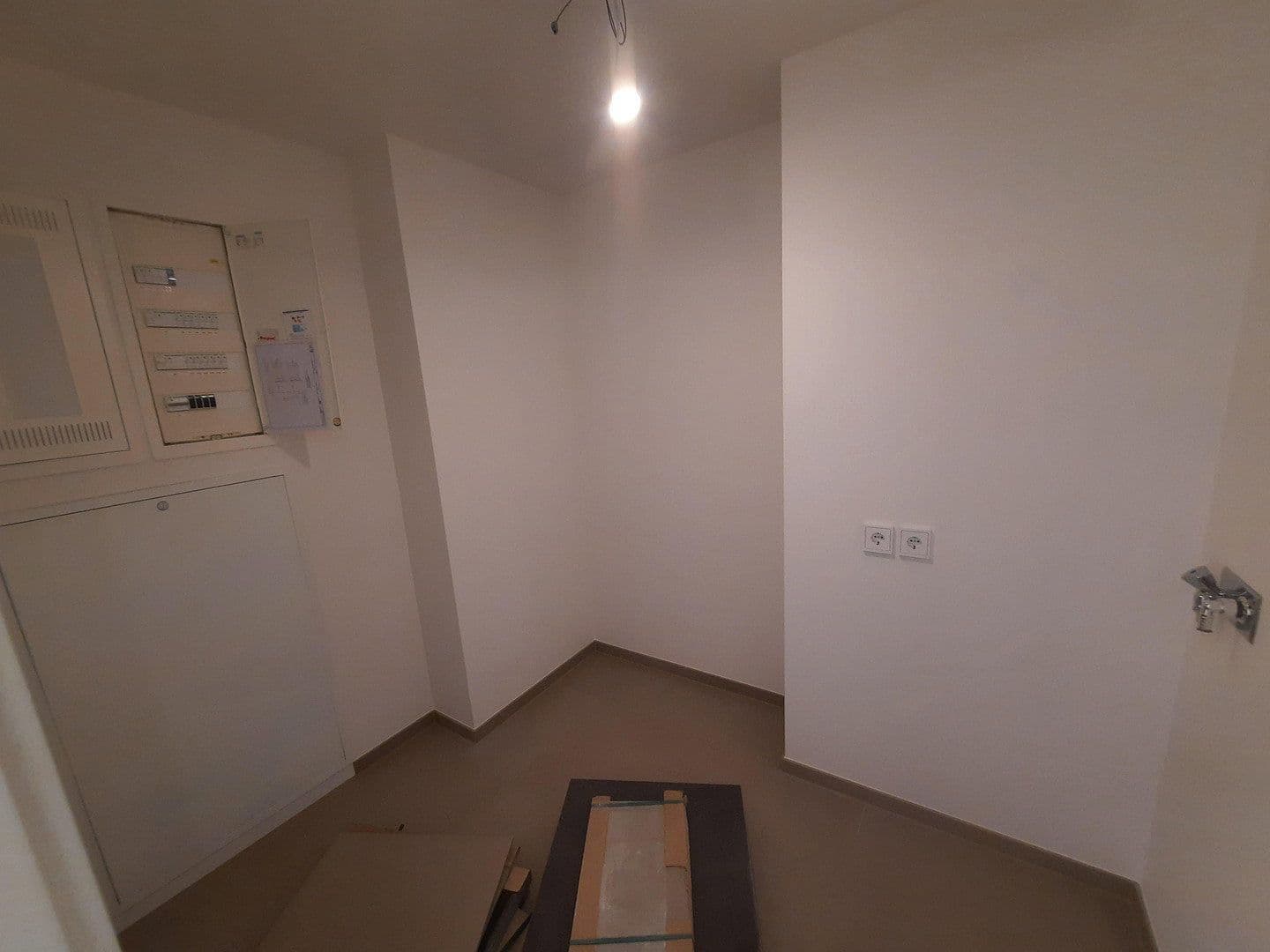Prenájom bytu 4-izbový 102 m², Wendenschloßstr. 332b, Berlin, Berlín Prenájom bytu 4-izbový 102 m², Wendenschloßstr. 332b, Berlin, Berlín