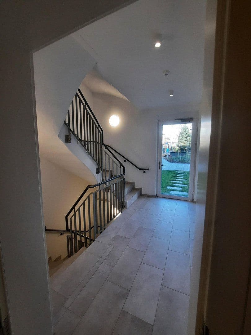 Prenájom bytu 4-izbový 102 m², Wendenschloßstr. 332b, Berlin, Berlín Prenájom bytu 4-izbový 102 m², Wendenschloßstr. 332b, Berlin, Berlín