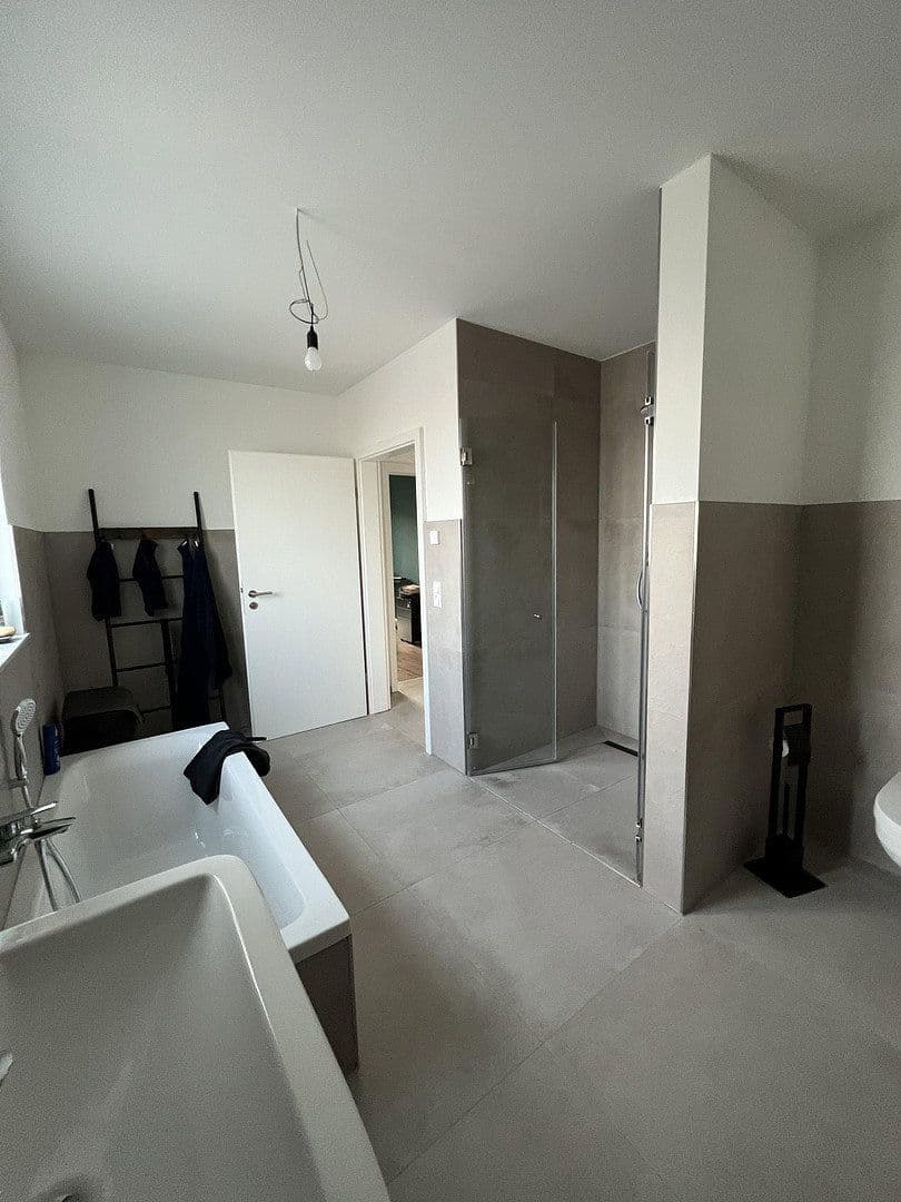 Prenájom bytu 2-izbový 75 m², Nideggen, Severné Porýnie - Westfálsko Prenájom bytu 2-izbový 75 m², Nideggen, Severné Porýnie - Westfálsko