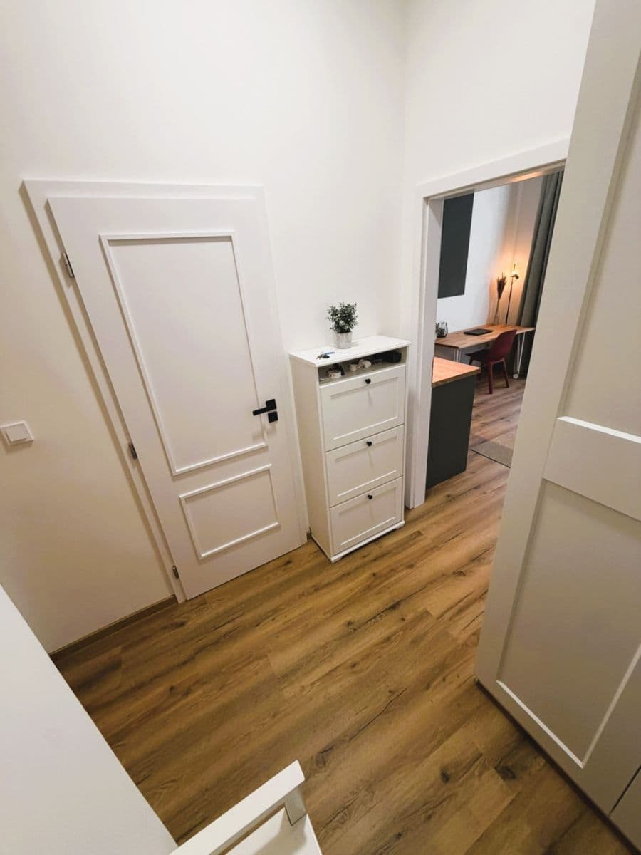 Prenájom bytu 1-izbový 22 m², Perunova, Praha, Praha Prenájom bytu 1-izbový 22 m², Perunova, Praha, Praha