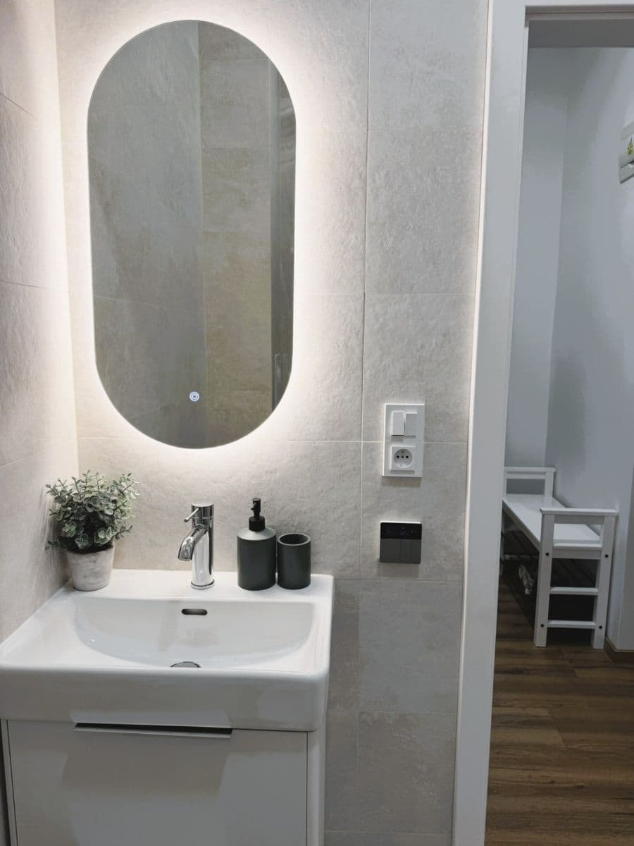 Prenájom bytu 1-izbový 22 m², Perunova, Praha, Praha Prenájom bytu 1-izbový 22 m², Perunova, Praha, Praha