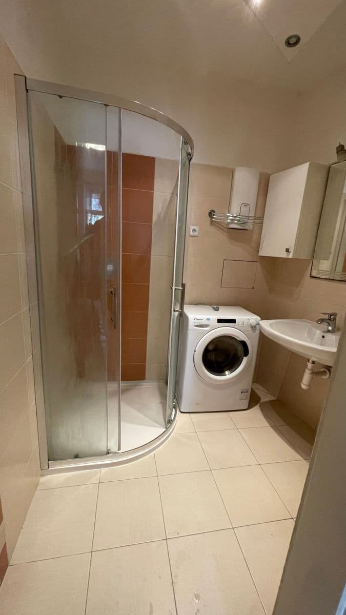 Prenájom bytu 2-izbový 37 m², Jaurisova, Praha, Praha Prenájom bytu 2-izbový 37 m², Jaurisova, Praha, Praha