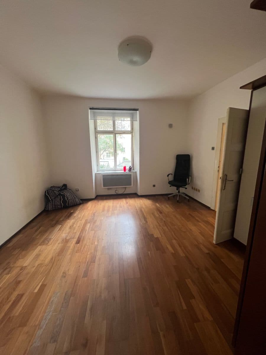 Prenájom bytu 2-izbový 37 m², Jaurisova, Praha, Praha Prenájom bytu 2-izbový 37 m², Jaurisova, Praha, Praha