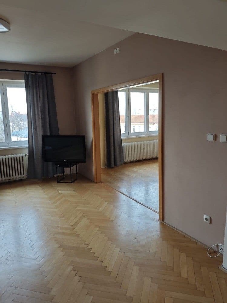 Prenájom bytu 2-izbový 60 m², Dr. Šmerala, Ostrava, Moravskoslezský kraj Prenájom bytu 2-izbový 60 m², Dr. Šmerala, Ostrava, Moravskoslezský kraj