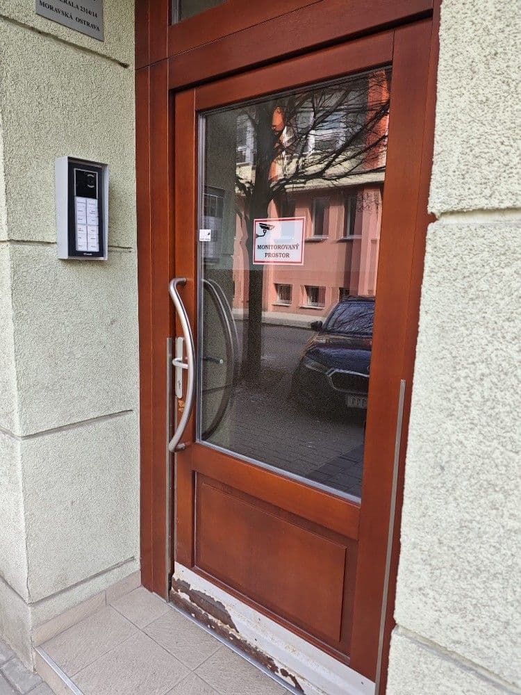 Prenájom bytu 2-izbový 60 m², Dr. Šmerala, Ostrava, Moravskoslezský kraj Prenájom bytu 2-izbový 60 m², Dr. Šmerala, Ostrava, Moravskoslezský kraj