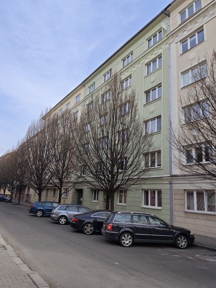 Prenájom bytu 2-izbový 60 m², Dr. Šmerala, Ostrava, Moravskoslezský kraj Prenájom bytu 2-izbový 60 m², Dr. Šmerala, Ostrava, Moravskoslezský kraj
