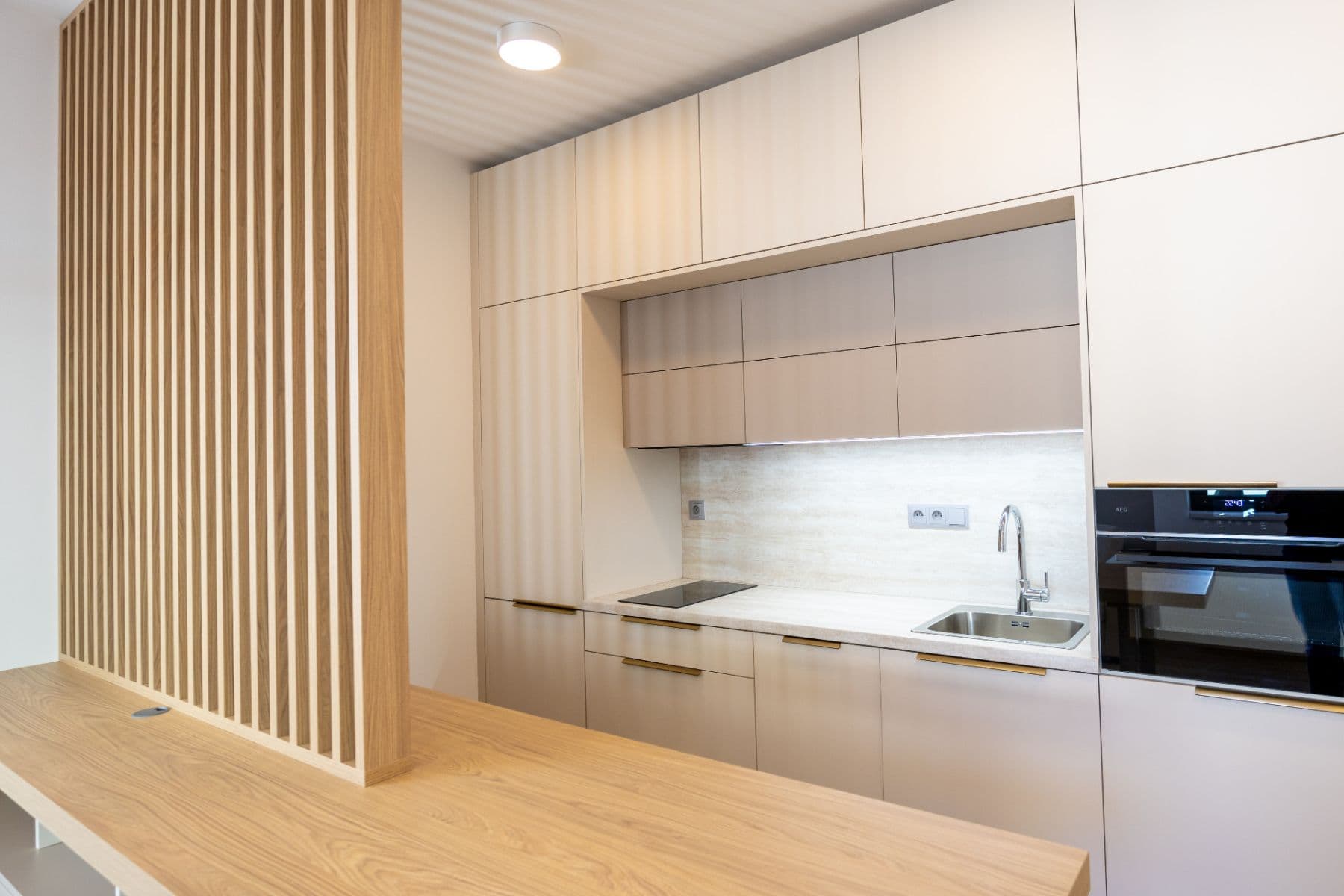 Prenájom bytu 1-izbový 28 m², Na Vrchu, Praha, Praha Prenájom bytu 1-izbový 28 m², Na Vrchu, Praha, Praha