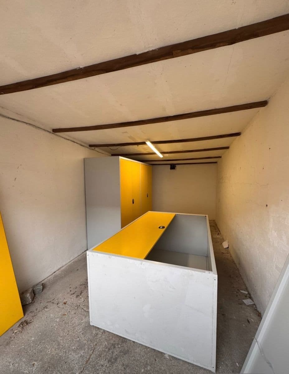 Prenájom garáže 12 m², Na Bateriích, Praha, Praha Prenájom garáže 12 m², Na Bateriích, Praha, Praha