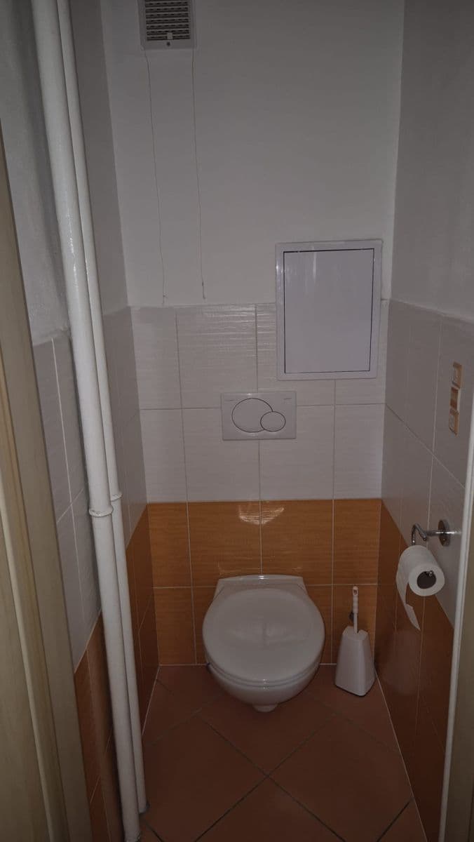 Prenájom bytu 2-izbový 54 m², Moskevská, Kladno, Středočeský kraj Prenájom bytu 2-izbový 54 m², Moskevská, Kladno, Středočeský kraj