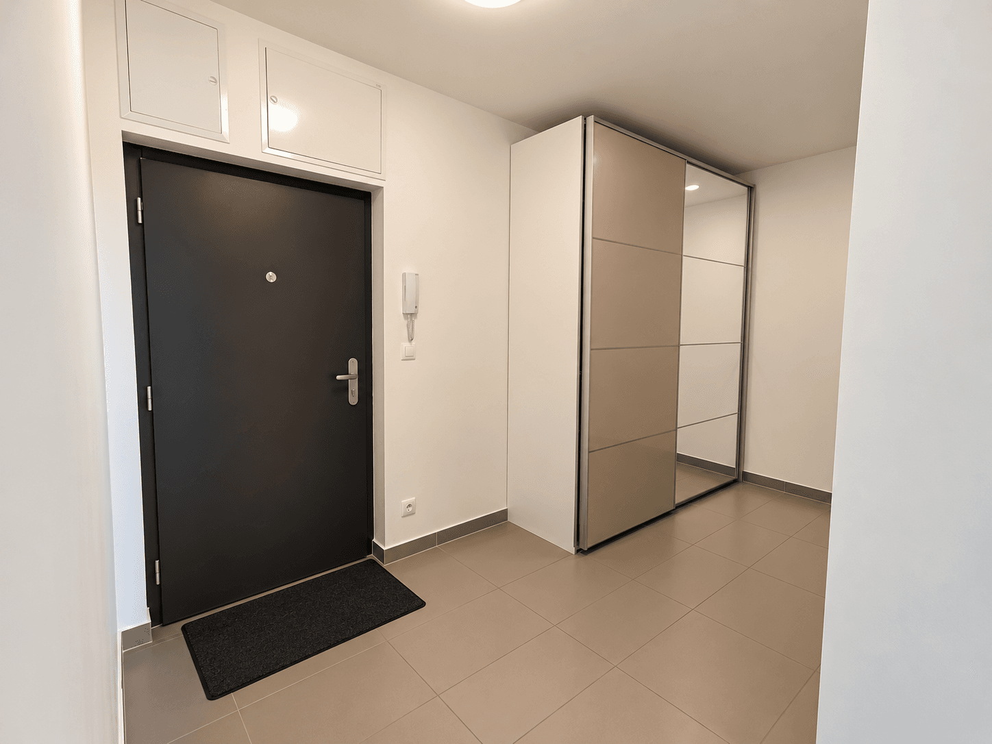 Prenájom bytu 2-izbový 70 m², Miroslava Hajna, Praha, Praha Prenájom bytu 2-izbový 70 m², Miroslava Hajna, Praha, Praha