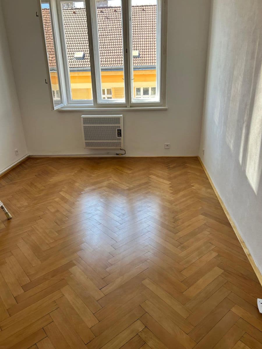 Prenájom bytu 1-izbový 22 m², Žitomírská, Praha, Praha Prenájom bytu 1-izbový 22 m², Žitomírská, Praha, Praha