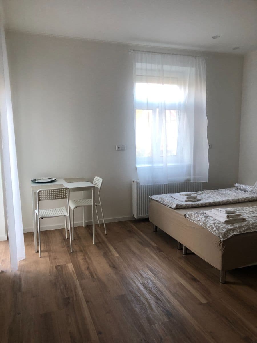 Prenájom bytu Garsoniéra 34 m², Bělohorská, Praha, Praha Prenájom bytu Garsoniéra 34 m², Bělohorská, Praha, Praha