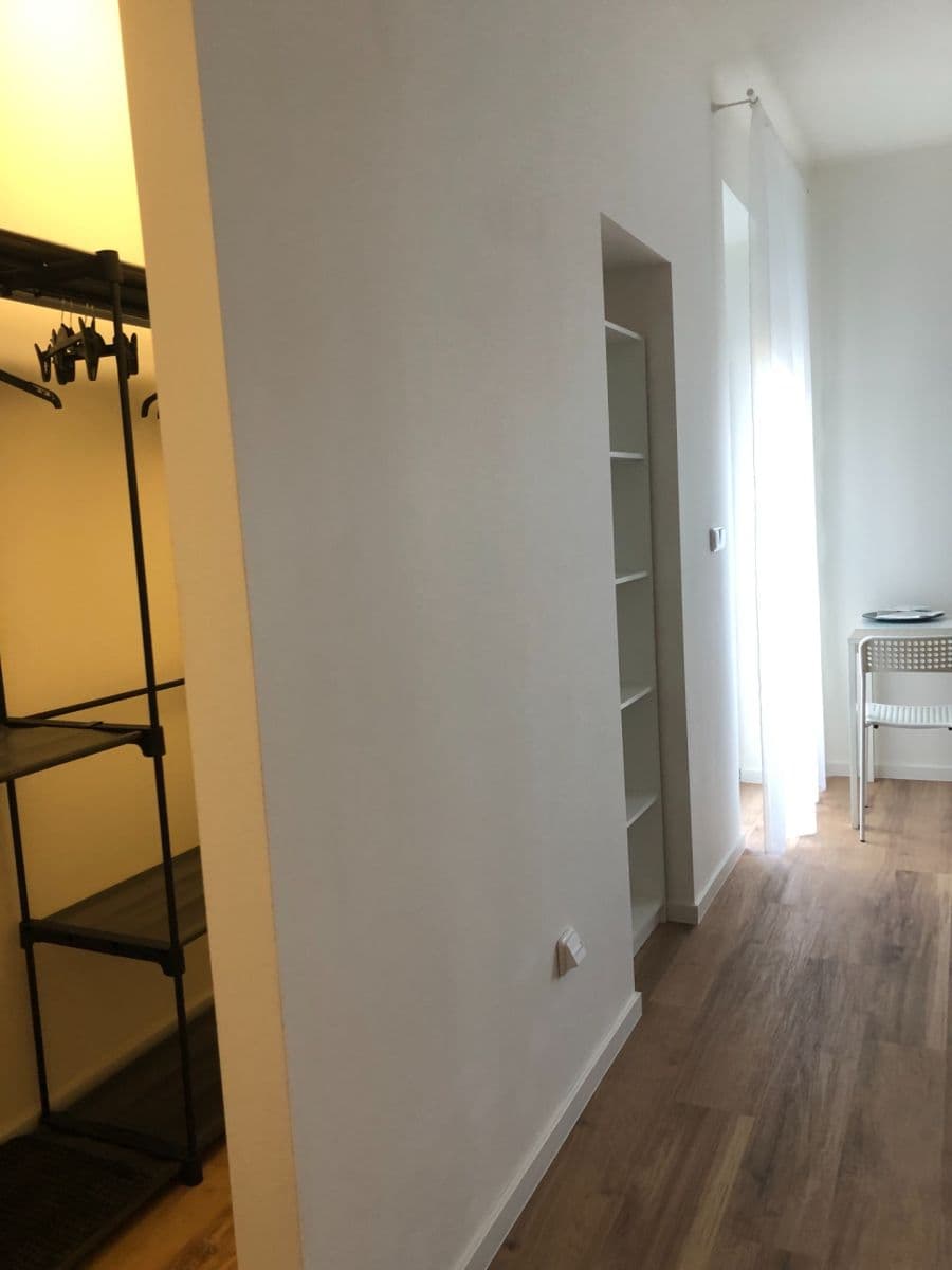 Prenájom bytu Garsoniéra 34 m², Bělohorská, Praha, Praha Prenájom bytu Garsoniéra 34 m², Bělohorská, Praha, Praha