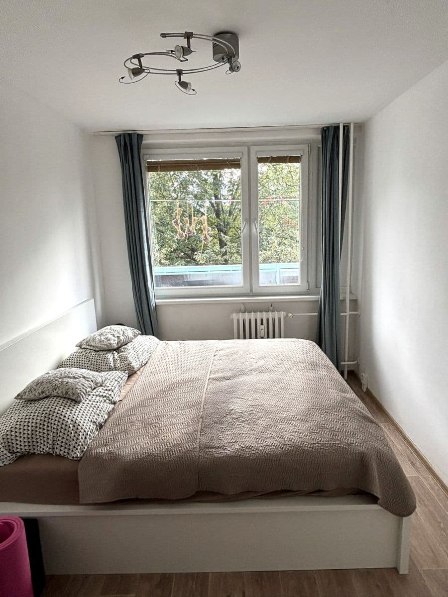 Prenájom bytu 2-izbový 40 m², Žandovská, Praha, Praha Prenájom bytu 2-izbový 40 m², Žandovská, Praha, Praha