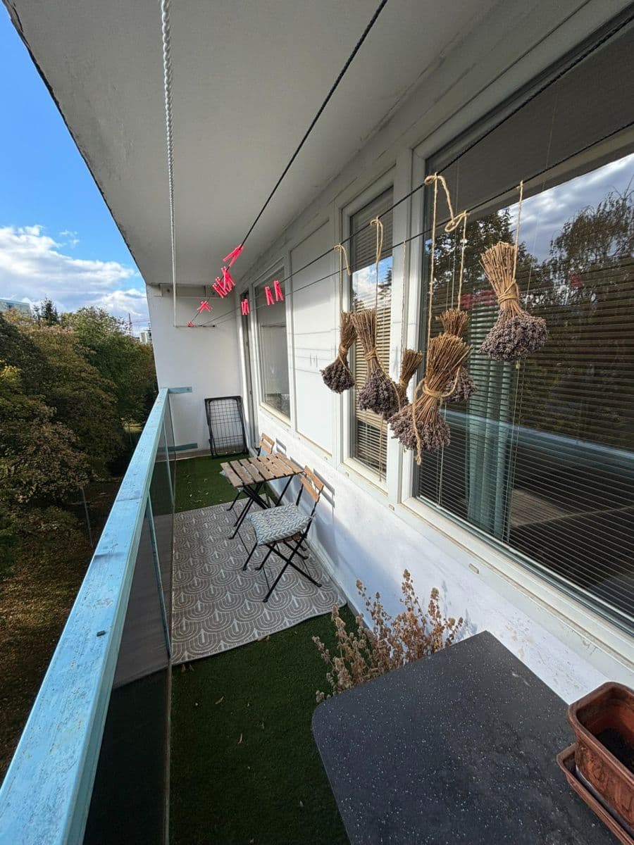 Prenájom bytu 2-izbový 40 m², Žandovská, Praha, Praha Prenájom bytu 2-izbový 40 m², Žandovská, Praha, Praha