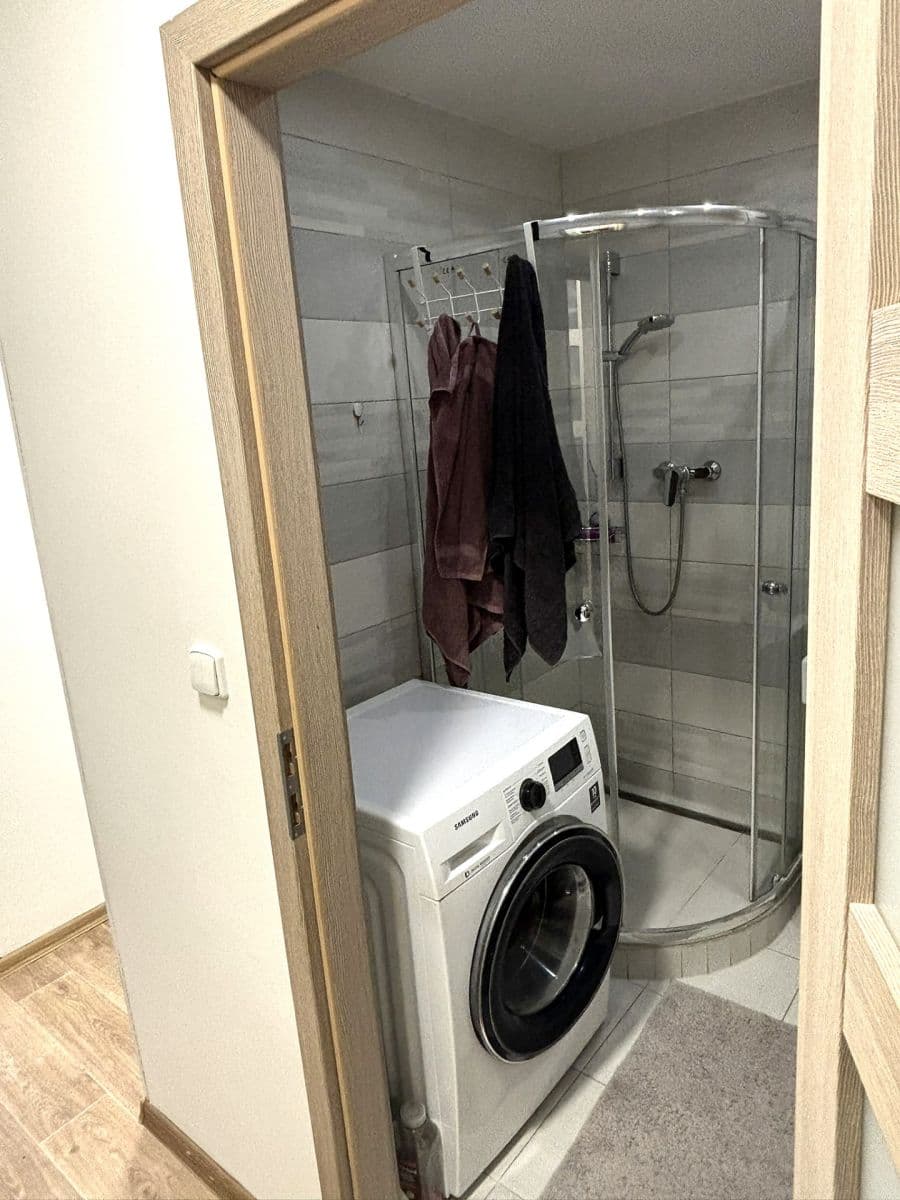 Prenájom bytu 2-izbový 40 m², Žandovská, Praha, Praha Prenájom bytu 2-izbový 40 m², Žandovská, Praha, Praha
