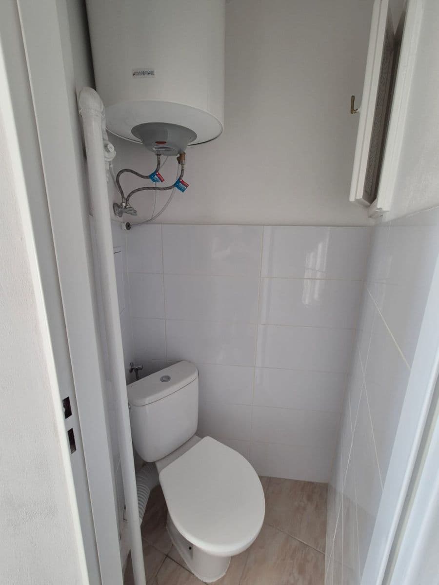 Prenájom bytu 1-izbový 32 m², Žitomírská, Praha, Praha Prenájom bytu 1-izbový 32 m², Žitomírská, Praha, Praha