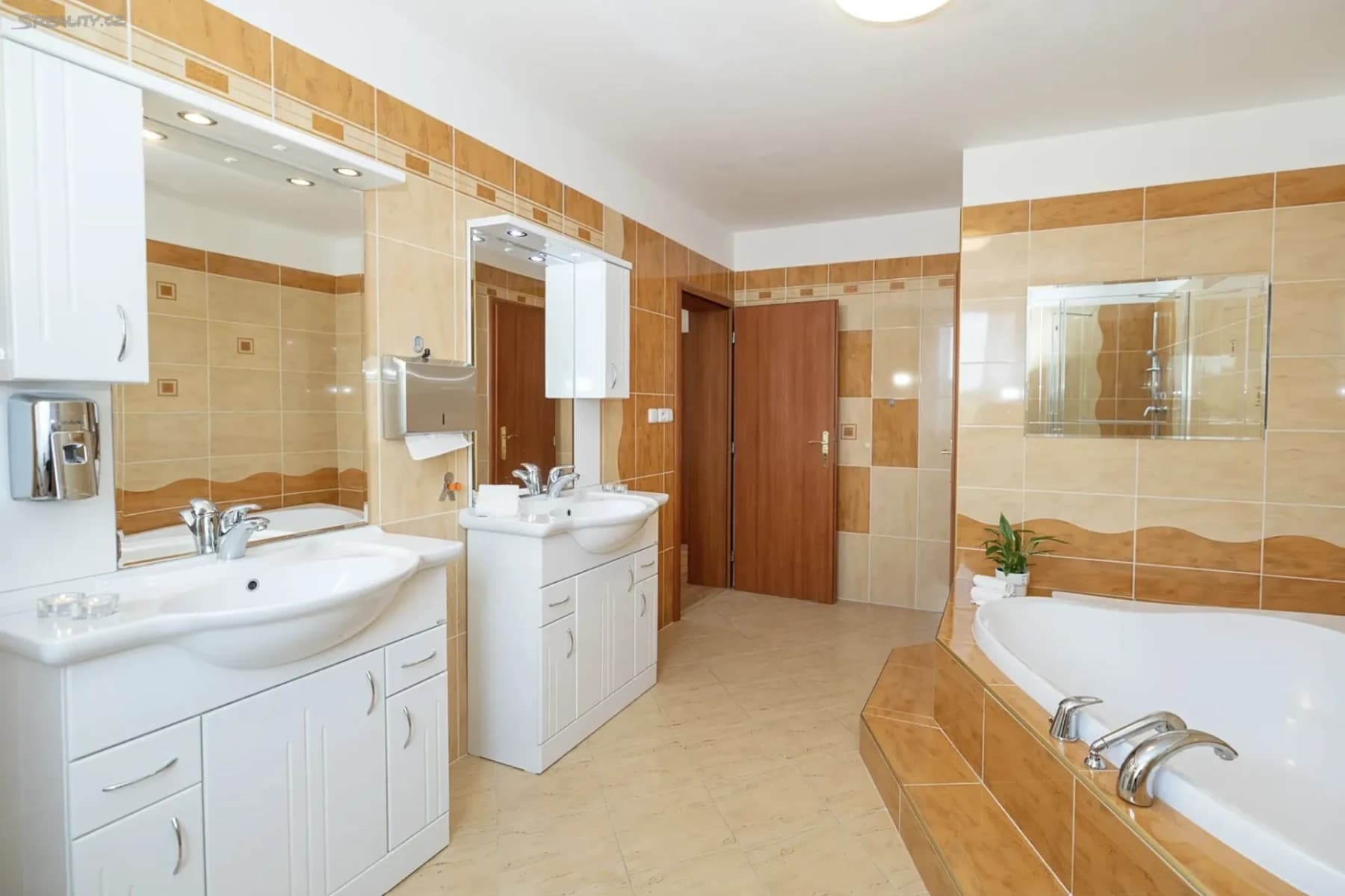 Predaj domu 380 m², pozemok 1.111 m², V Uličkách, Praha, Praha Predaj domu 380 m², pozemok 1.111 m², V Uličkách, Praha, Praha