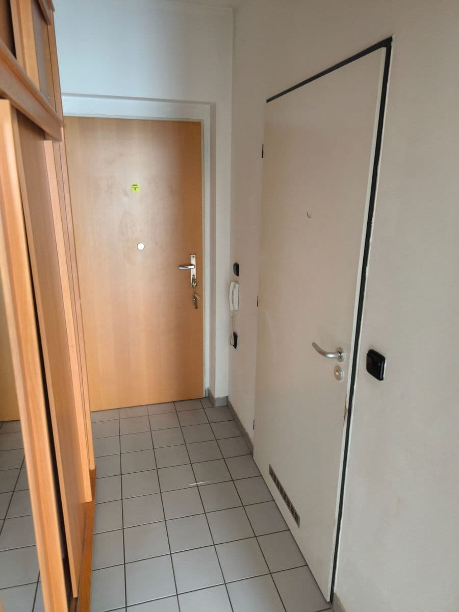 Predaj bytu 1-izbový 28 m², Za Mlýnem, Hostivice, Středočeský kraj Predaj bytu 1-izbový 28 m², Za Mlýnem, Hostivice, Středočeský kraj
