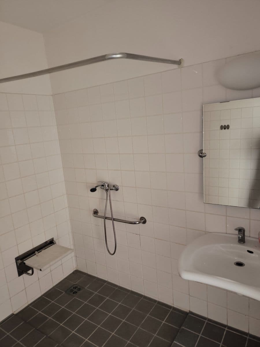 Predaj bytu 1-izbový 28 m², Za Mlýnem, Hostivice, Středočeský kraj Predaj bytu 1-izbový 28 m², Za Mlýnem, Hostivice, Středočeský kraj