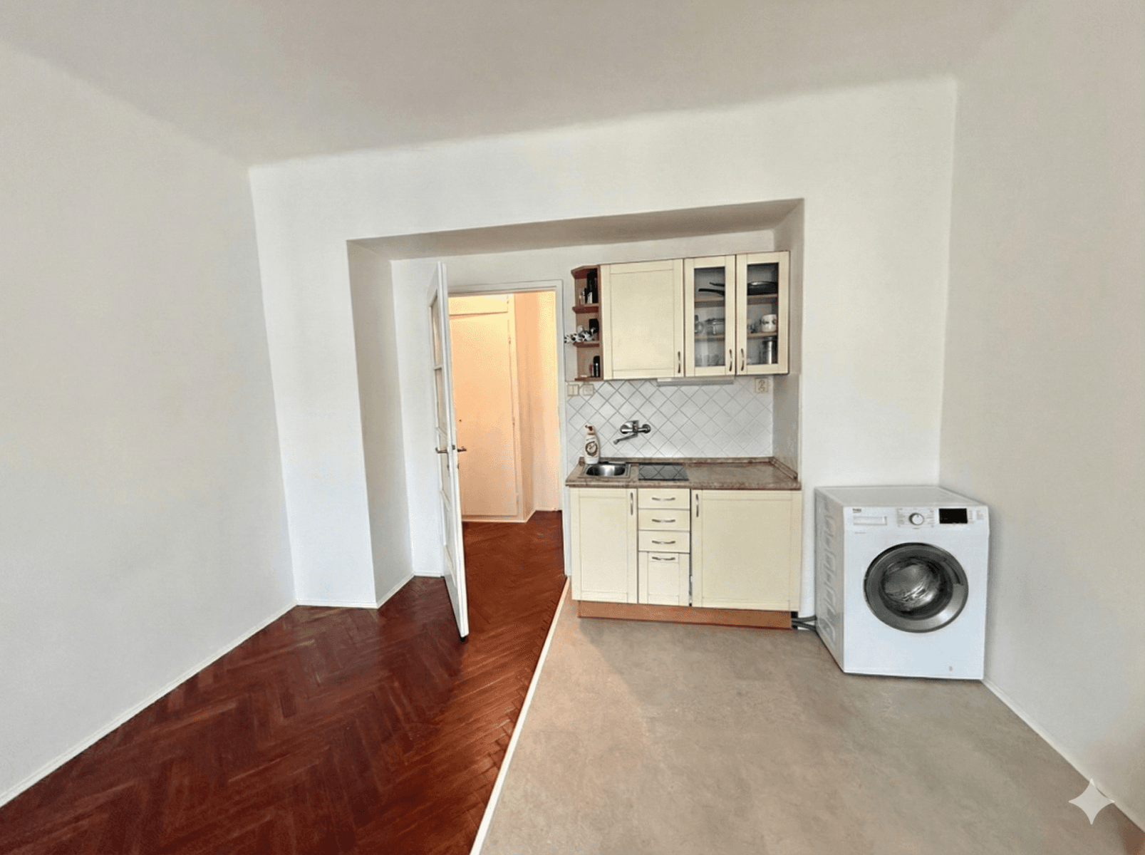 Prenájom bytu 1-izbový 32 m², Slezská, Praha, Praha Prenájom bytu 1-izbový 32 m², Slezská, Praha, Praha