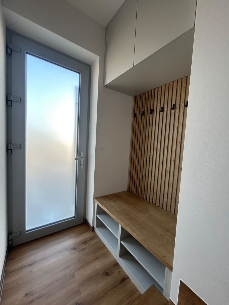 Prenájom bytu 4-izbový 102 m², Libuše Šafránkové, Šlapanice, Jihomoravský kraj Prenájom bytu 4-izbový 102 m², Libuše Šafránkové, Šlapanice, Jihomoravský kraj