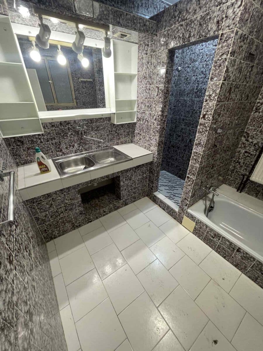 Prenájom domu 100 m², pozemok 300 m², V. Paiskra, Kladno, Středočeský kraj Prenájom domu 100 m², pozemok 300 m², V. Paiskra, Kladno, Středočeský kraj