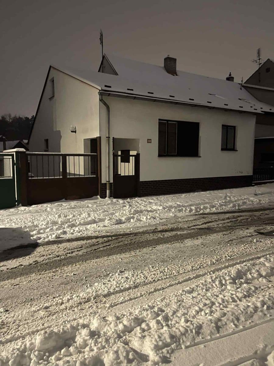 Prenájom domu 100 m², pozemok 300 m², V. Paiskra, Kladno, Středočeský kraj Prenájom domu 100 m², pozemok 300 m², V. Paiskra, Kladno, Středočeský kraj