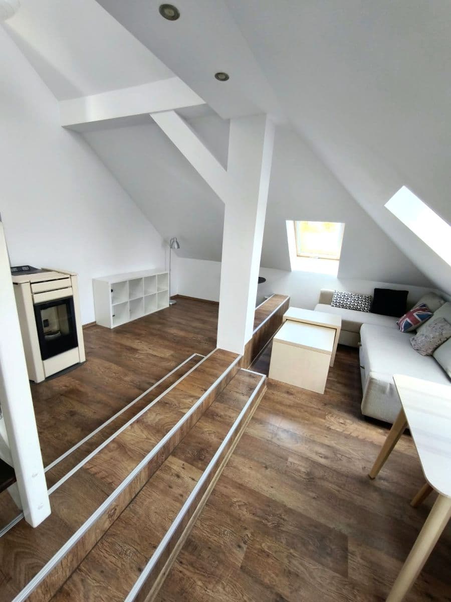 Prenájom bytu 2-izbový 46 m², Račianska, Nové Mesto, Bratislavský kraj Prenájom bytu 2-izbový 46 m², Račianska, Nové Mesto, Bratislavský kraj