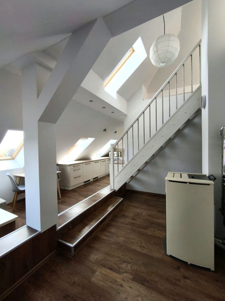 Prenájom bytu 2-izbový 46 m², Račianska, Nové Mesto, Bratislavský kraj Prenájom bytu 2-izbový 46 m², Račianska, Nové Mesto, Bratislavský kraj