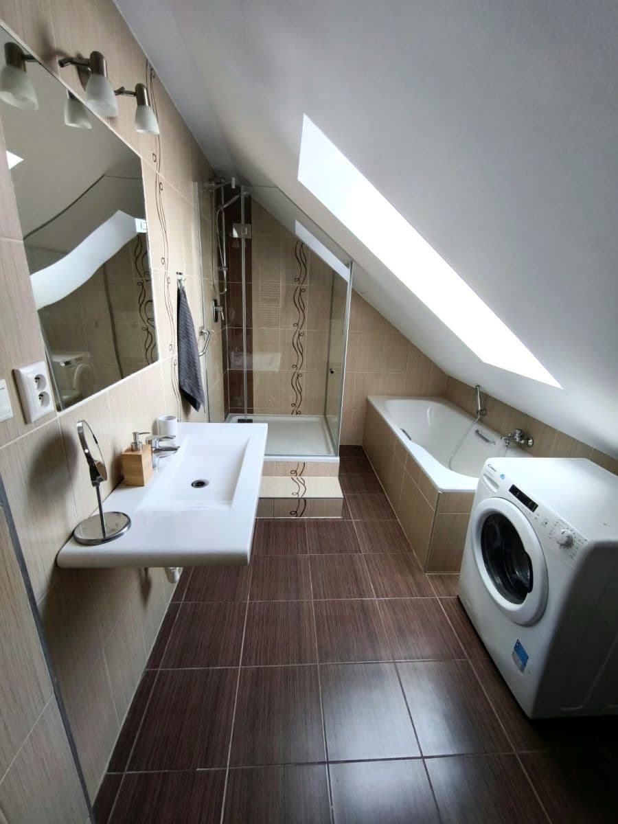 Prenájom bytu 2-izbový 46 m², Račianska, Nové Mesto, Bratislavský kraj Prenájom bytu 2-izbový 46 m², Račianska, Nové Mesto, Bratislavský kraj